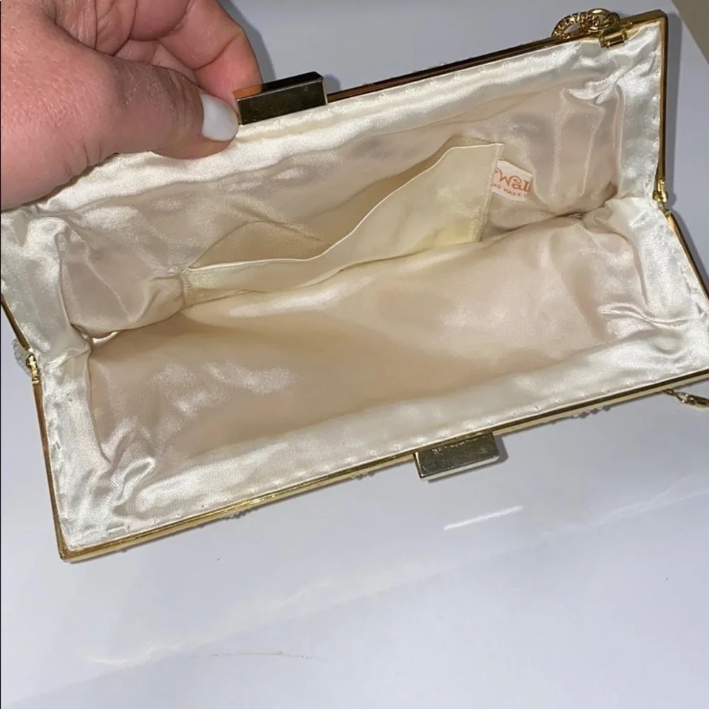 Walborg White Leather and Beaded Shoulder Clutch